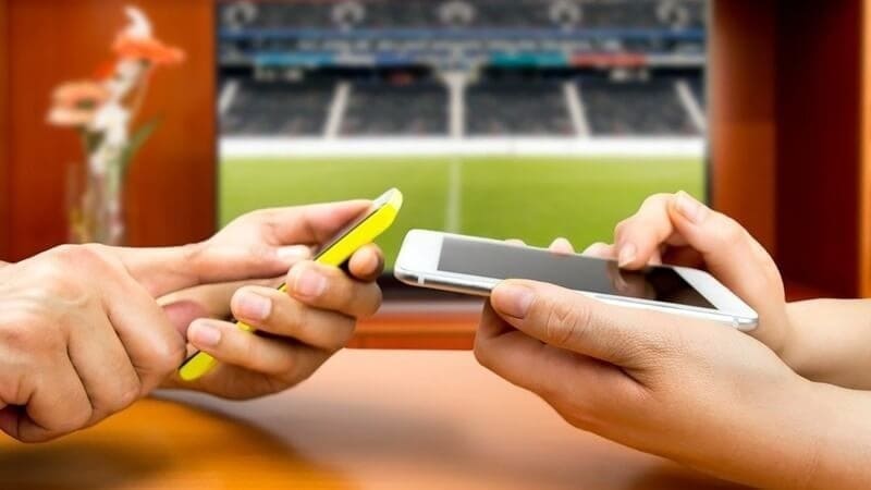 Cá Độ Bóng Đá Trên Điện Thoại - Cược Tiện Lợi, Rinh Quà Liền 1 Cá độ bóng đá trên điện thoại